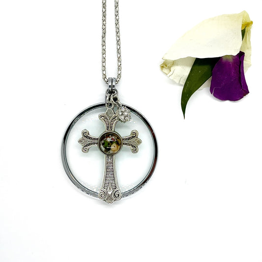 Memorial Flower Magnifying Glass Pendant Necklace / 123