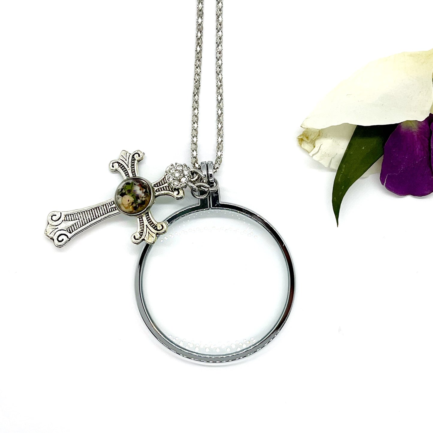 Memorial Flower Magnifying Glass Pendant Necklace / 123