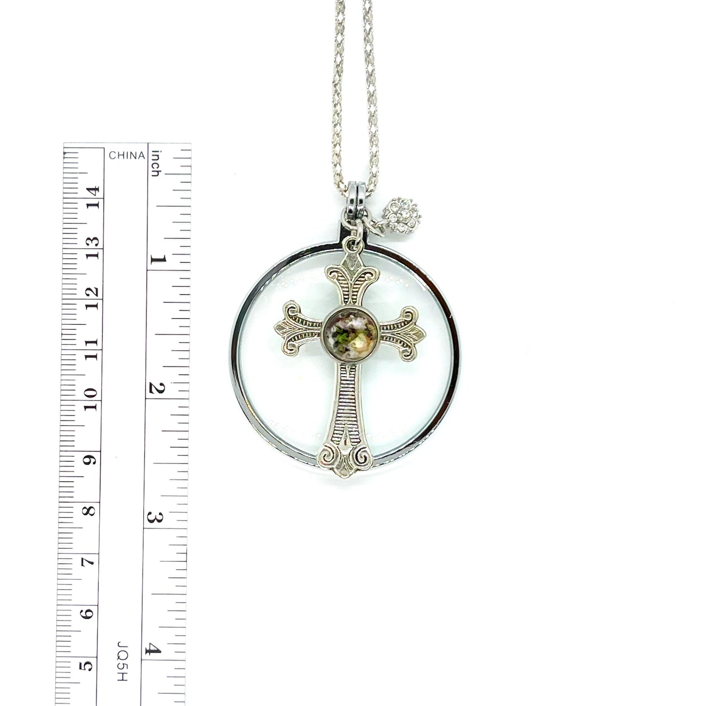 Memorial Flower Magnifying Glass Pendant Necklace / 123