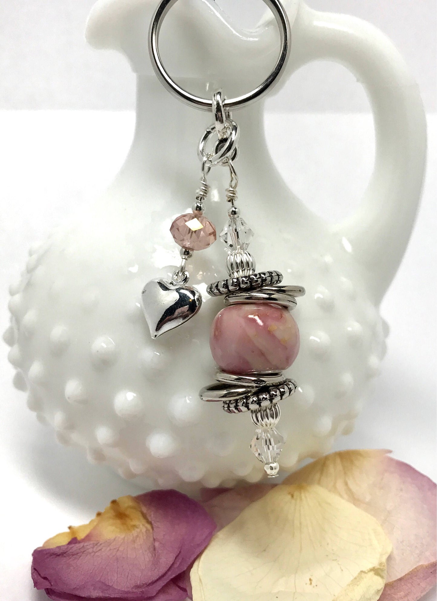 Memorial flower petal bead keepsake / Boho heart key chain / 1117