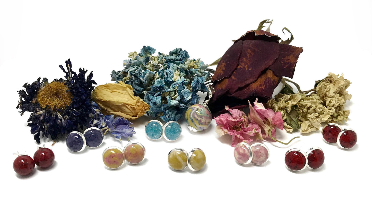 Cabochon Post Earrings / 716