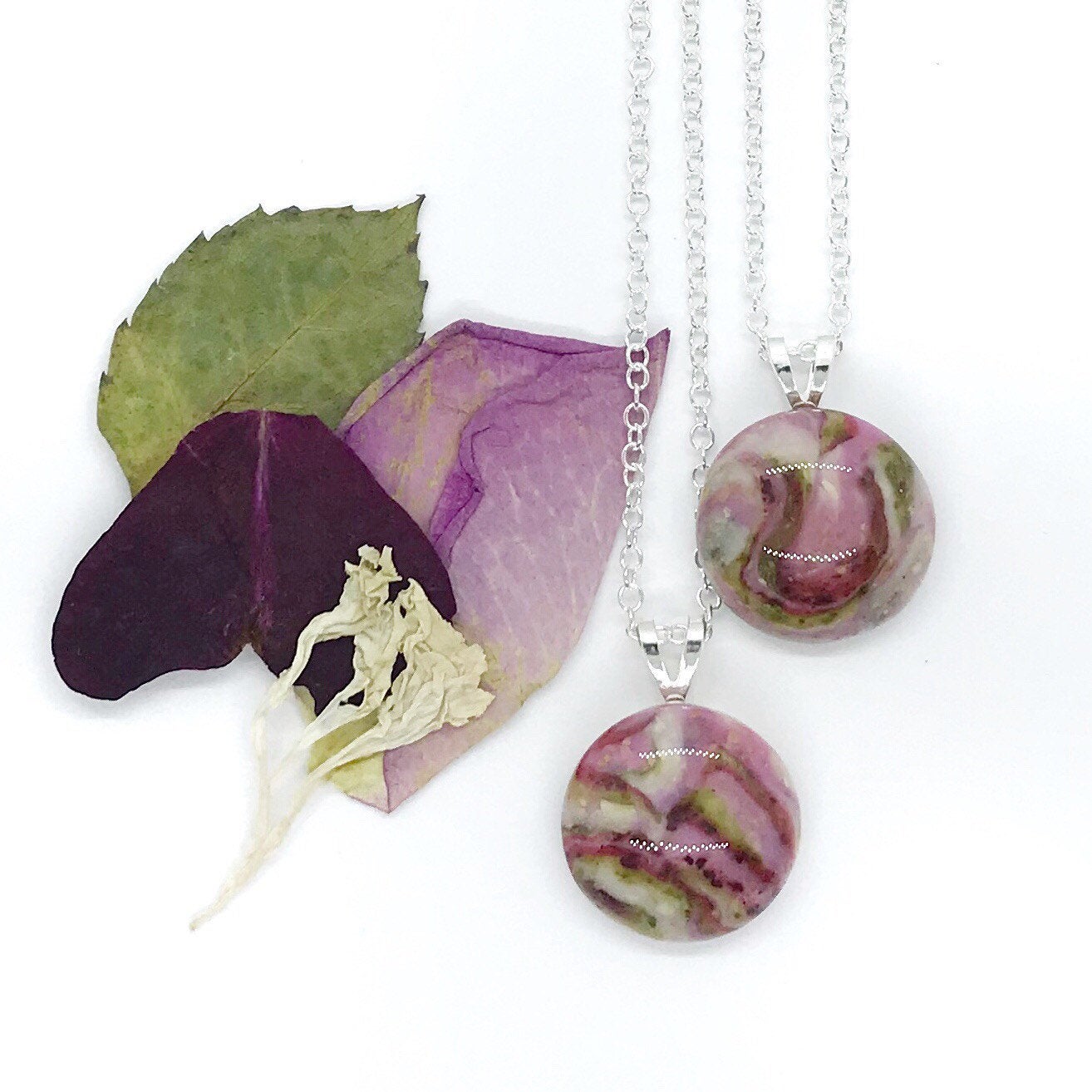 Memorial, Funeral or Wedding flower keepsake round necklace / 919