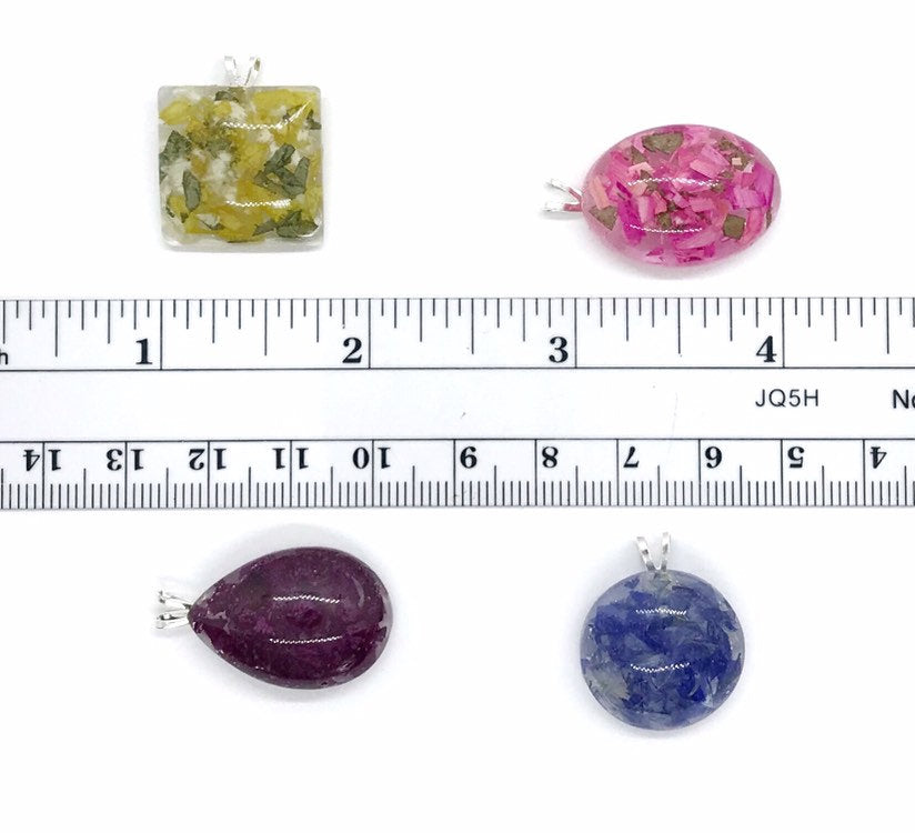 Memorial Flower Petal Jewelry / Square Crystal Clear Resin Flower Petal Necklace  / 720