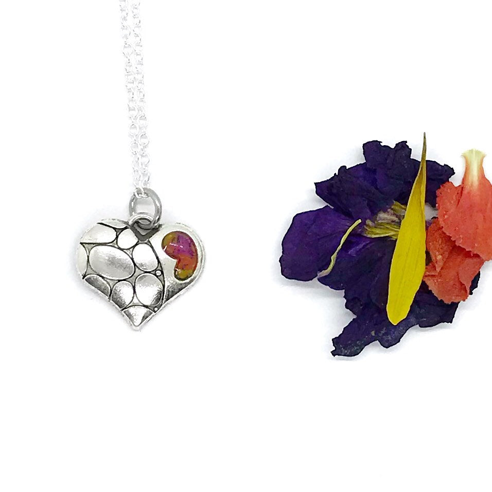 Memorial Flower Jewelry / Silver pebble heart necklace / 221